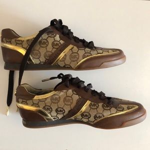 ✨✨Micheal Kors women’s sneakers ✨✨